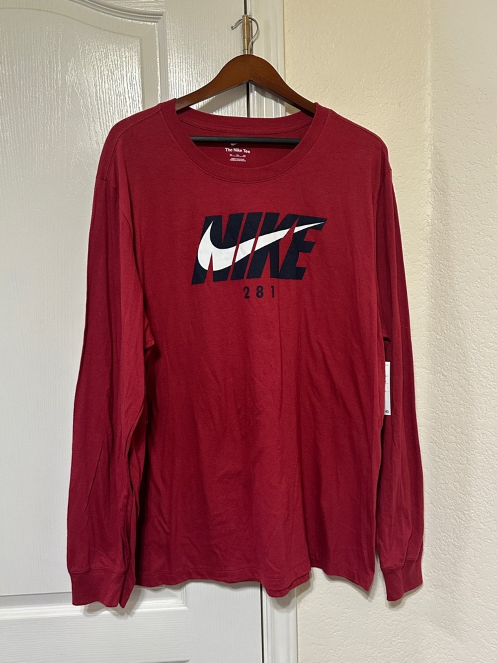 Nike Long-Sleeve Tee with Black & White Logo (281)